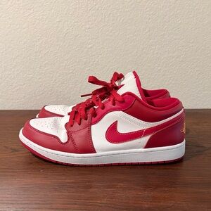 NIKE Air Jordan 1 Low - Cardinal Red/White - SZ: 11 - EUC - With Box